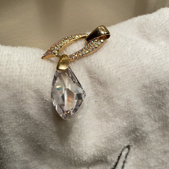 A bedazzled gold tone necklace with sparkle ✨ galore. Stunning on a turtleneck - Picture 2 of 3